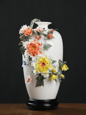 1 Ceramic vase ornaments Dehua traditional pinch crafts home living room TV cabinet antique rack