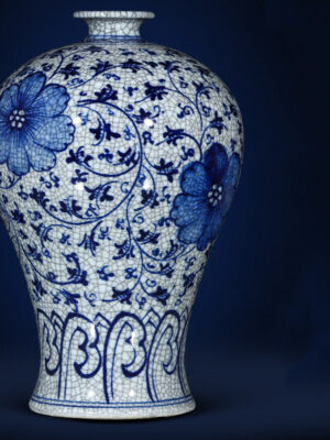 SKU_08_大号纯手绘青花官窑开片梅瓶—送底座【正品保障+收藏证书+鸡缸杯】 Porcelain antique blue and white porcelain vase flower arrangement living room porch TV cabinet new Chinese high-grade sense ornaments