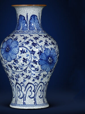 SKU_10_大号纯手绘青花官窑开片鱼尾瓶—送底座【正品保障+收藏证书+鸡缸杯】 Porcelain antique blue and white porcelain vase flower arrangement living room porch TV cabinet new Chinese high-grade sense ornaments